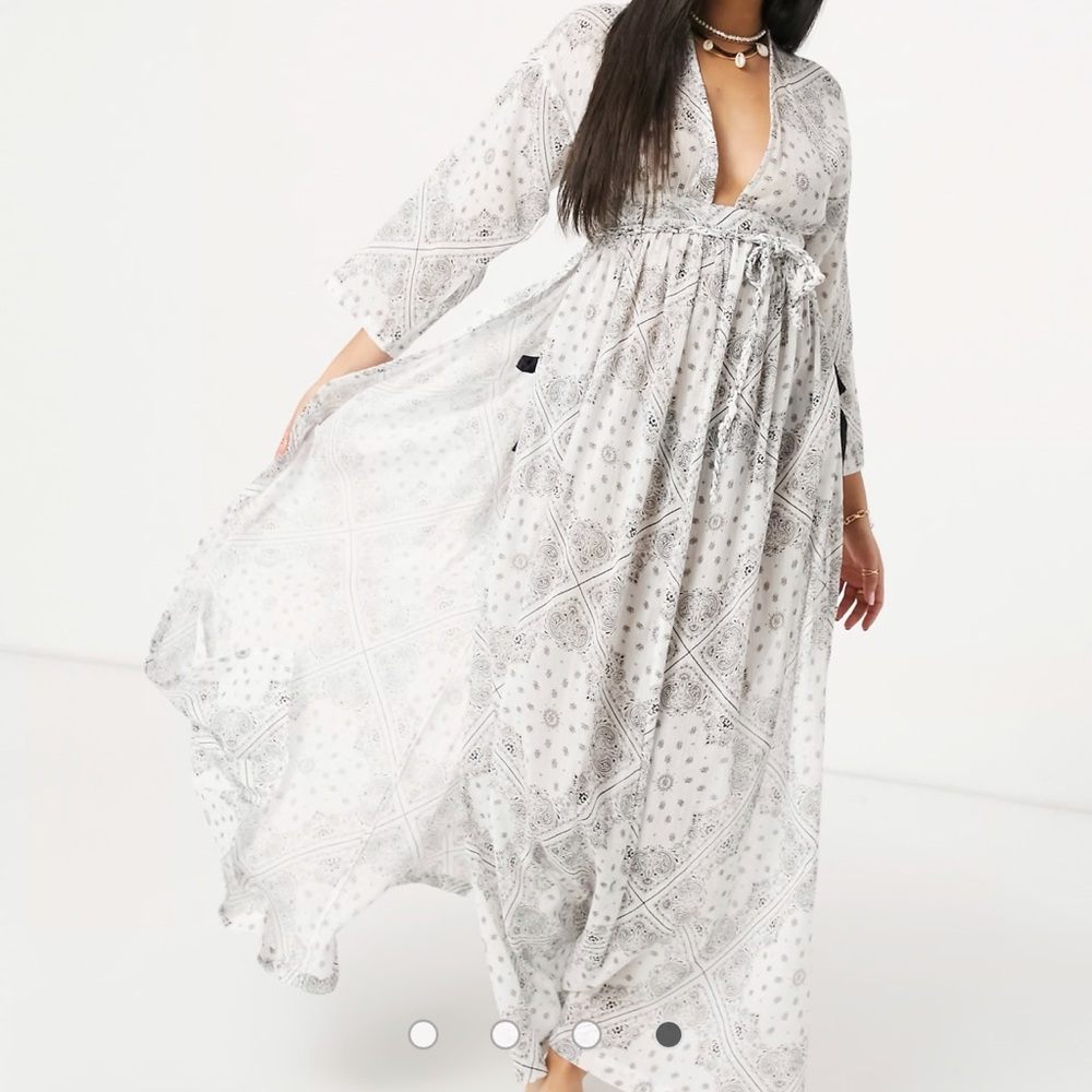 Plunge long sleeve boho maxi beach dress in crinkle bandana- 4